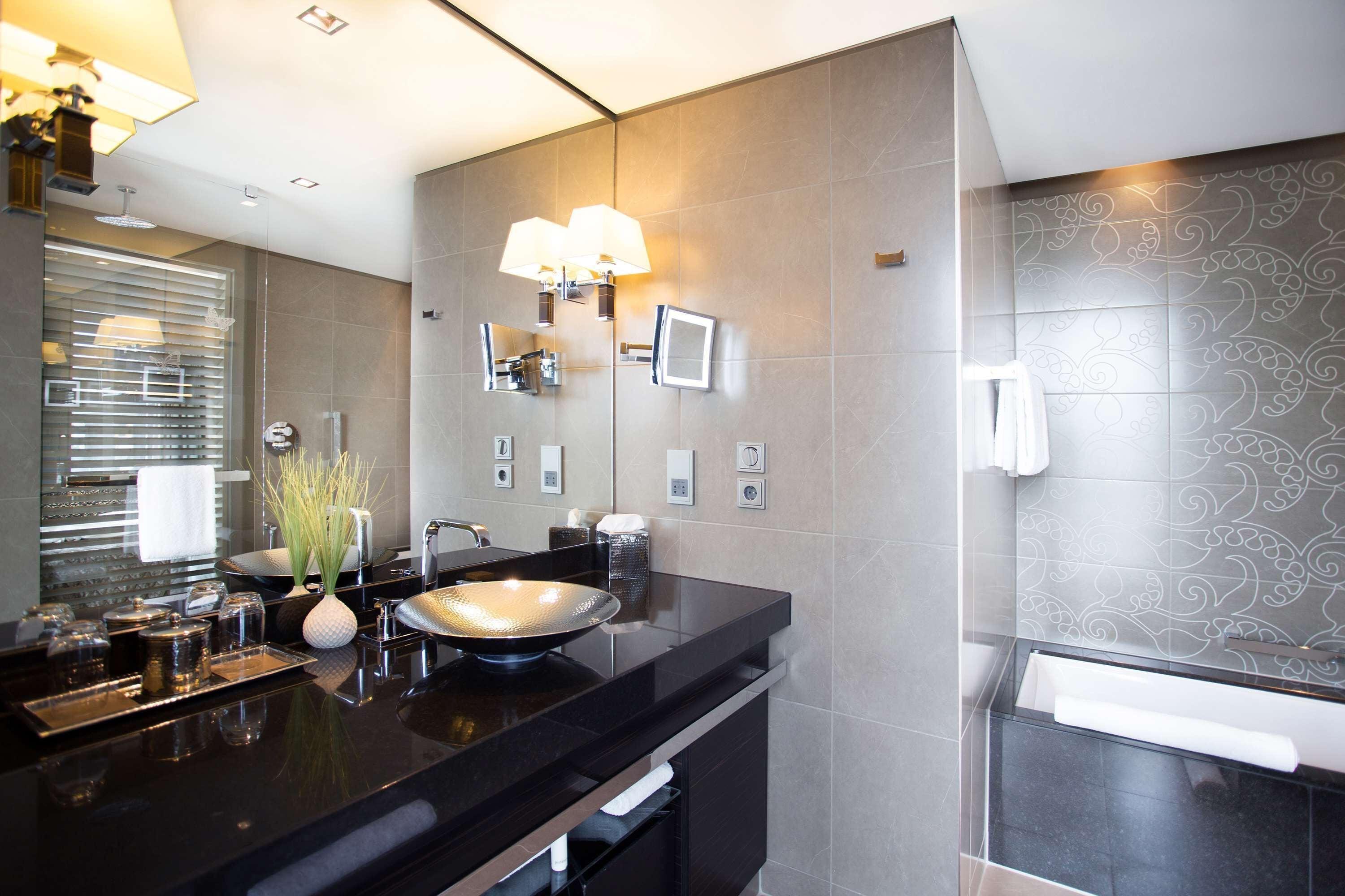 Hyatt Regency Hotel 5*