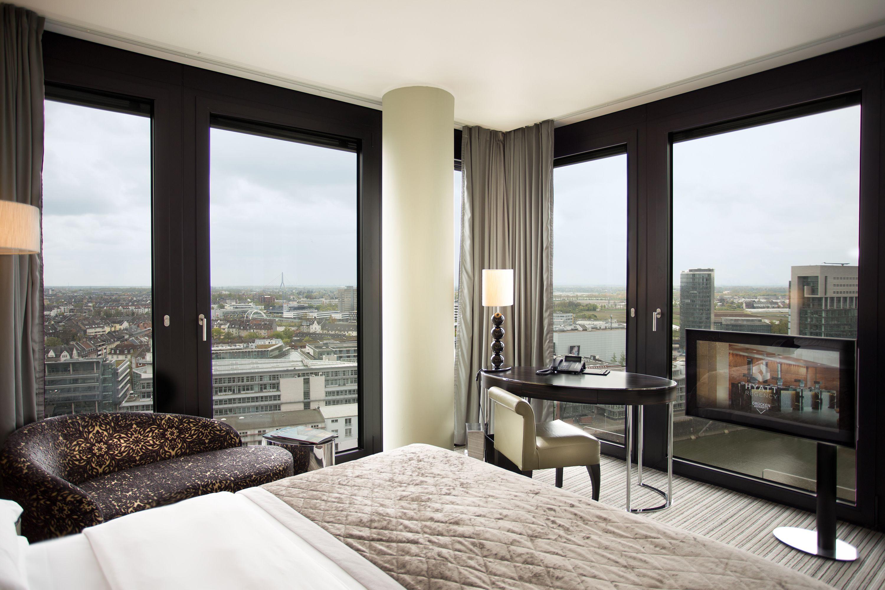 Hyatt Regency 5*