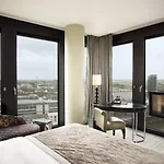 Hyatt Regency 5*